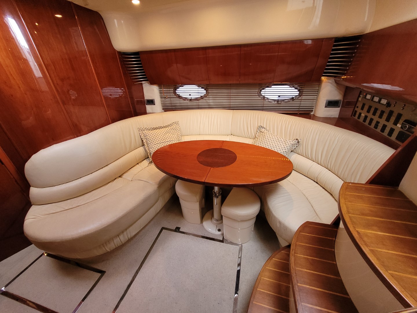 FAIRLINE Targa 43