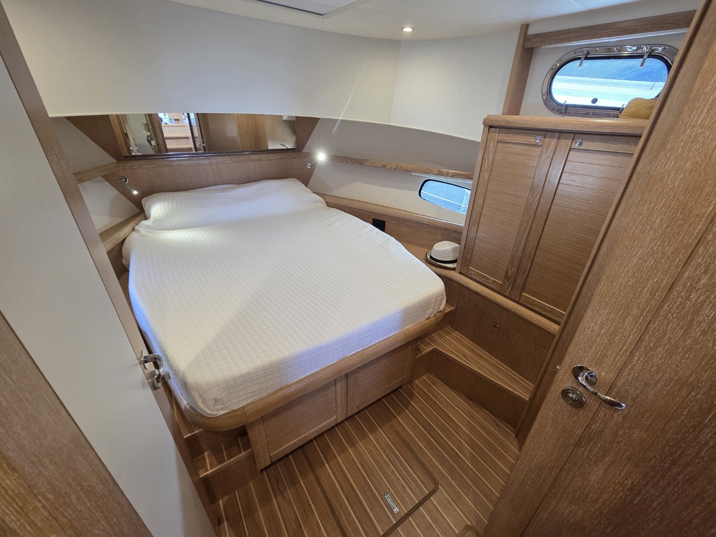 SASGA YACHTS 42 hard top