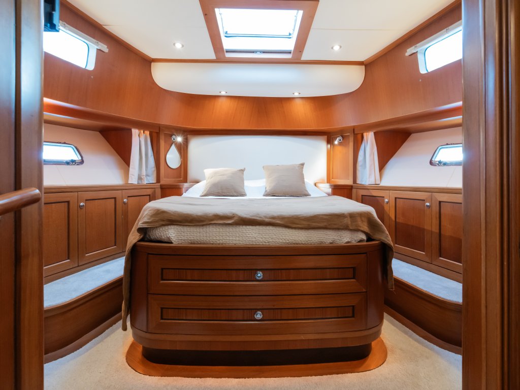 TRADER 64 Sunliner