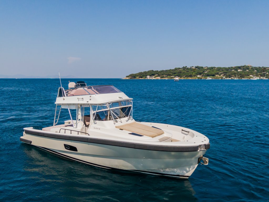 Bluegame 40 Explorer