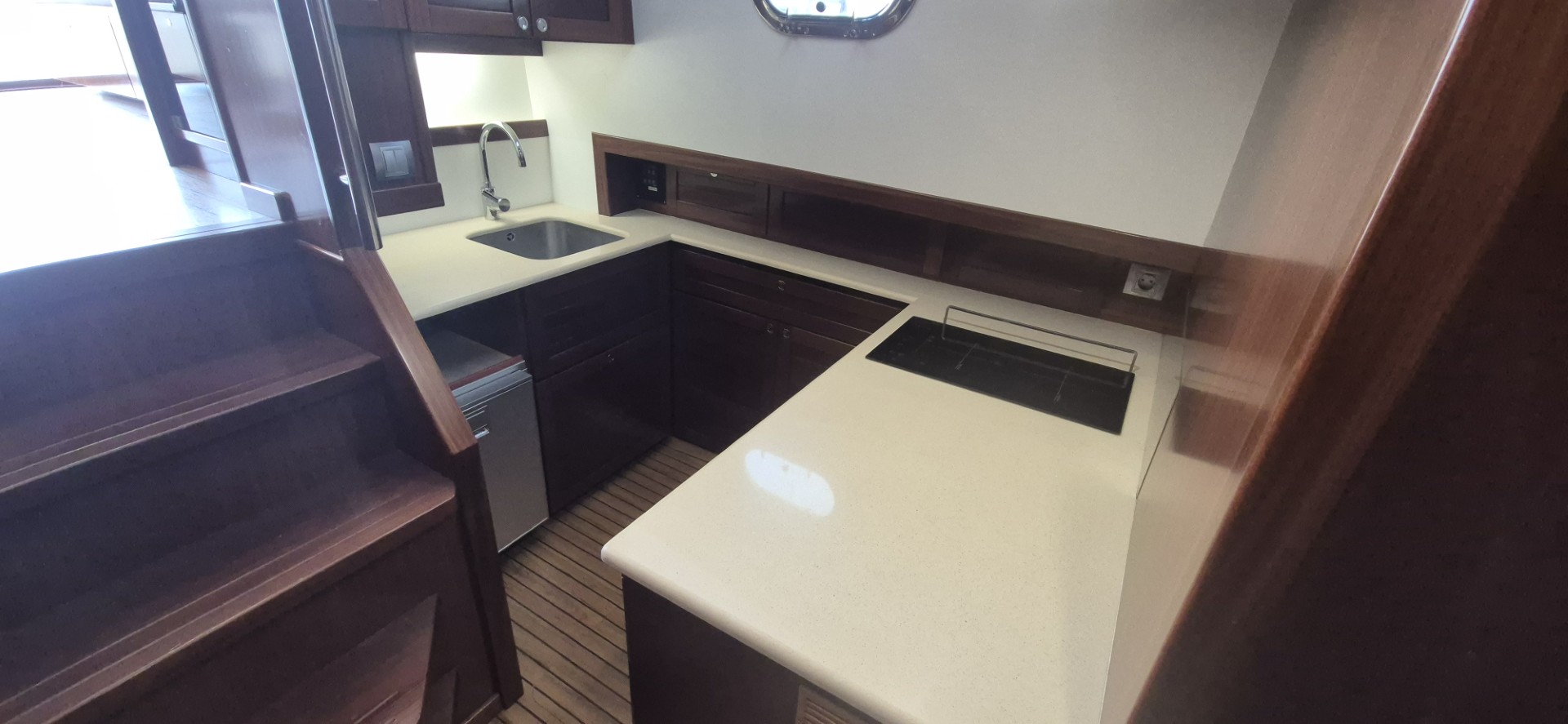 SASGA YACHTS 42