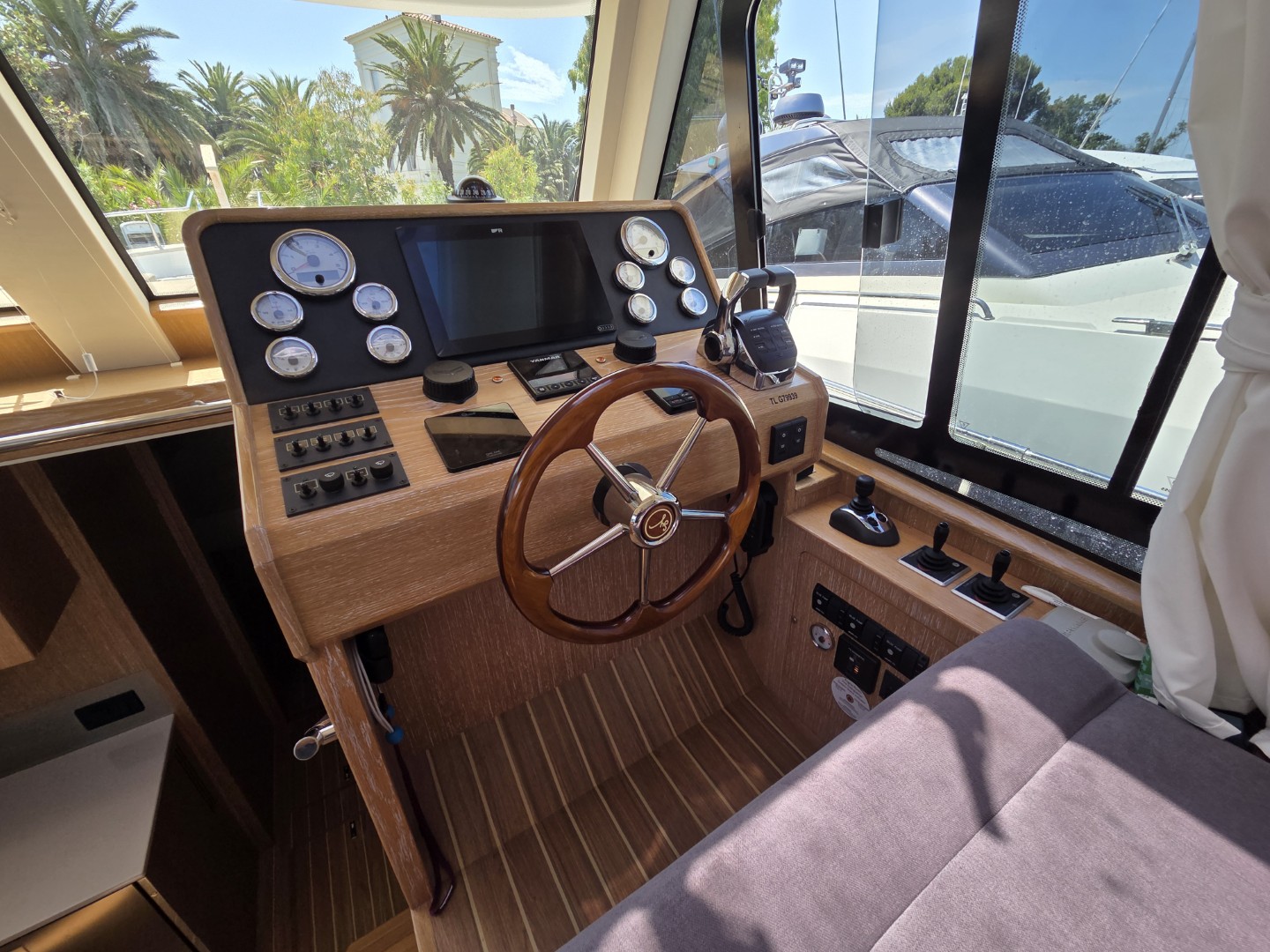 SASGA YACHTS 42 hard top