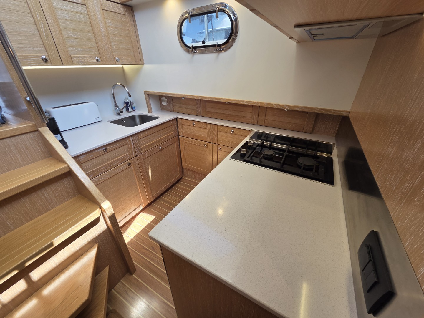 SASGA YACHTS 42 hard top