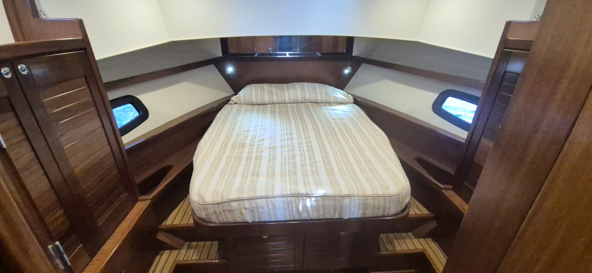 SASGA YACHTS 42