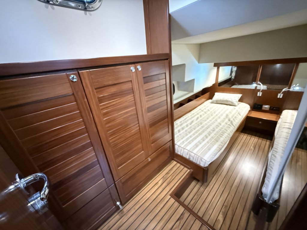SASGA YACHTS 42 MENORQUIN SEDAN