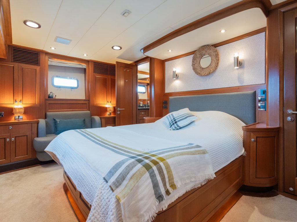 TRADER 64 Sunliner