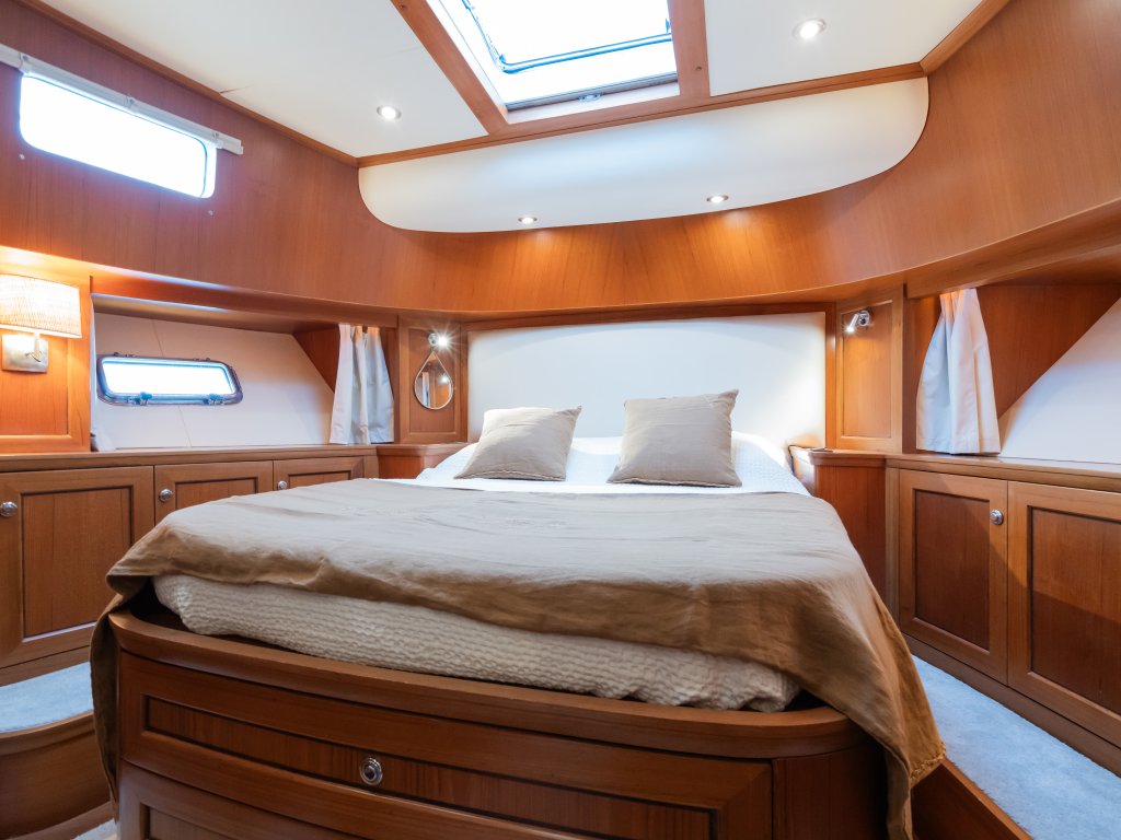 TRADER 64 Sunliner