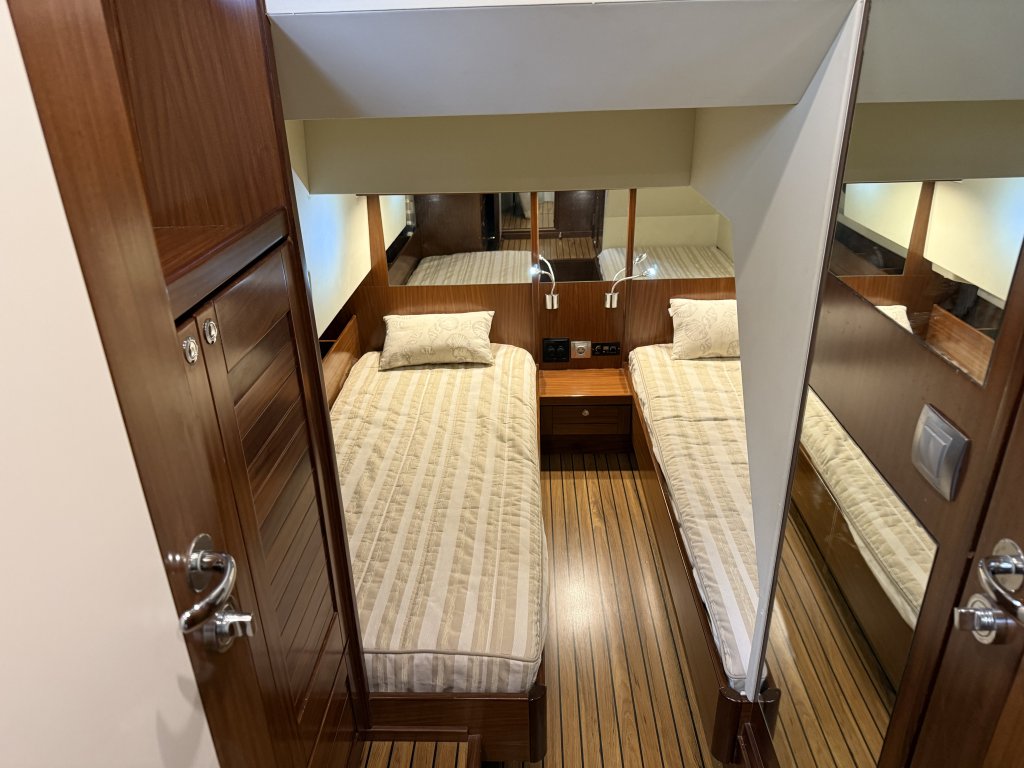 SASGA YACHTS 42 MENORQUIN SEDAN
